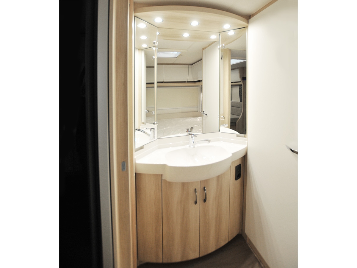 Hobby De Luxe 460 UFe 2025 caravan