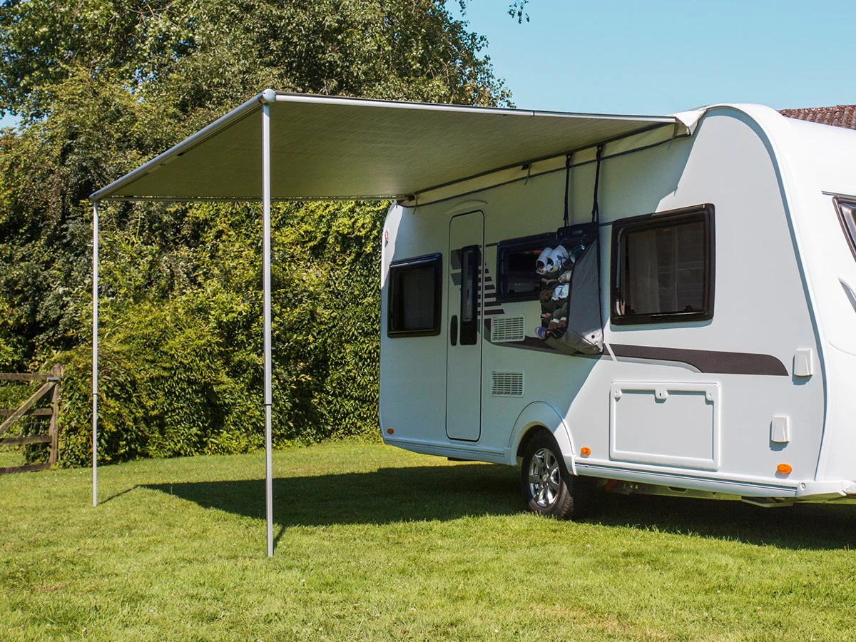 Thule Omnistor 1200 230 Mystic Grey zakluifel
