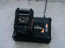 Batavia Maxxpack 18 Volt 4 Ah snellader