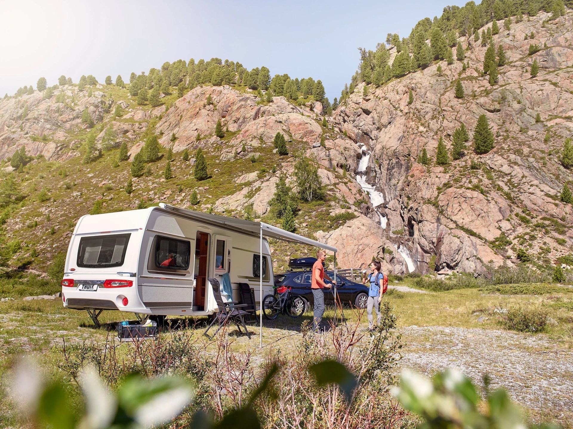 Thule Omnistor 6300 wit 400 Mystic Grey cassetteluifel