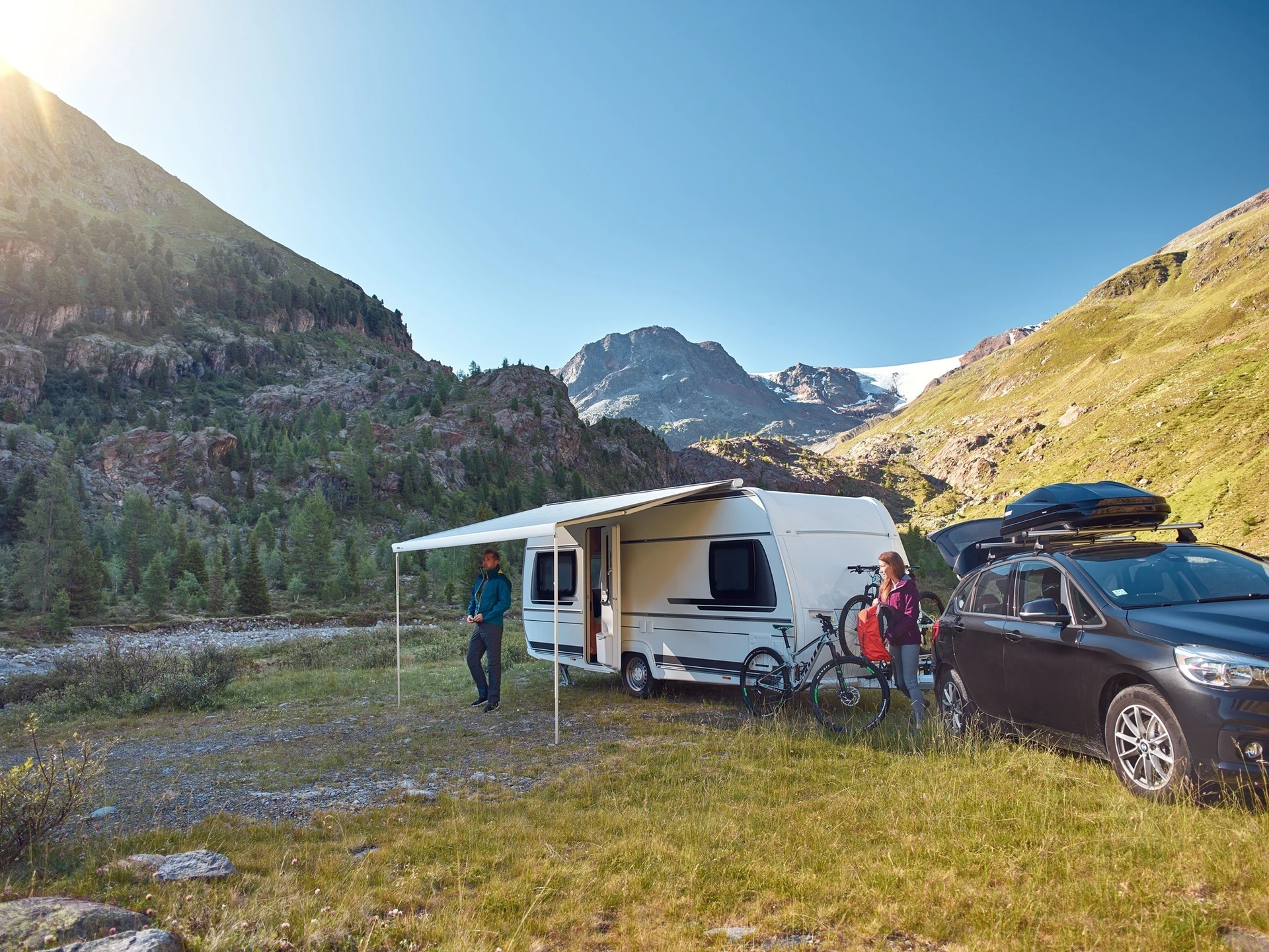 Thule Omnistor 6300 wit 400 Mystic Grey cassetteluifel