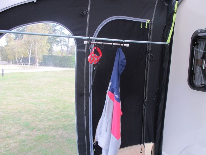 Dometic Hanging Rail front to rear garderobestang
