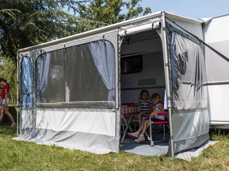 Fiamma Caravanstore Zip XL 550 Royal Blue zakluifel met voortent