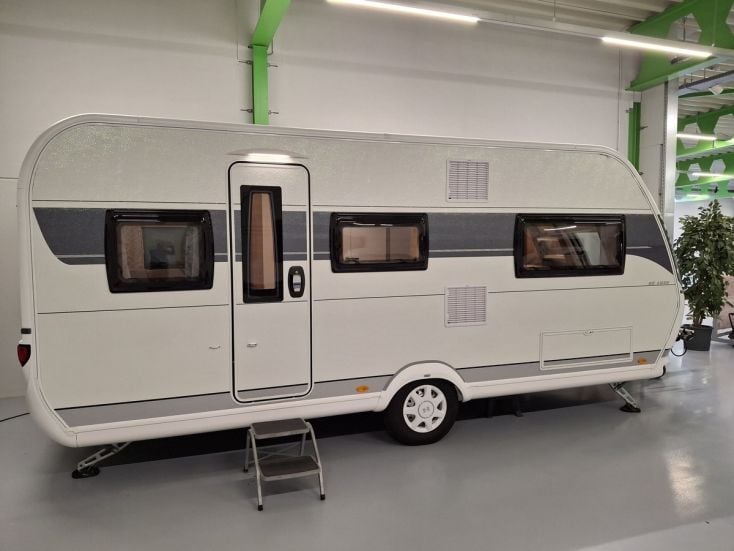 Hobby De Luxe 495 UL 2023 caravan