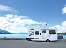 Schwaiger SATSET351 camping schotelset in koffer thumbnail