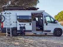 Thule Omnistor 6300 Ducato wit 325 Mystic Grey cassetteluifel thumbnail