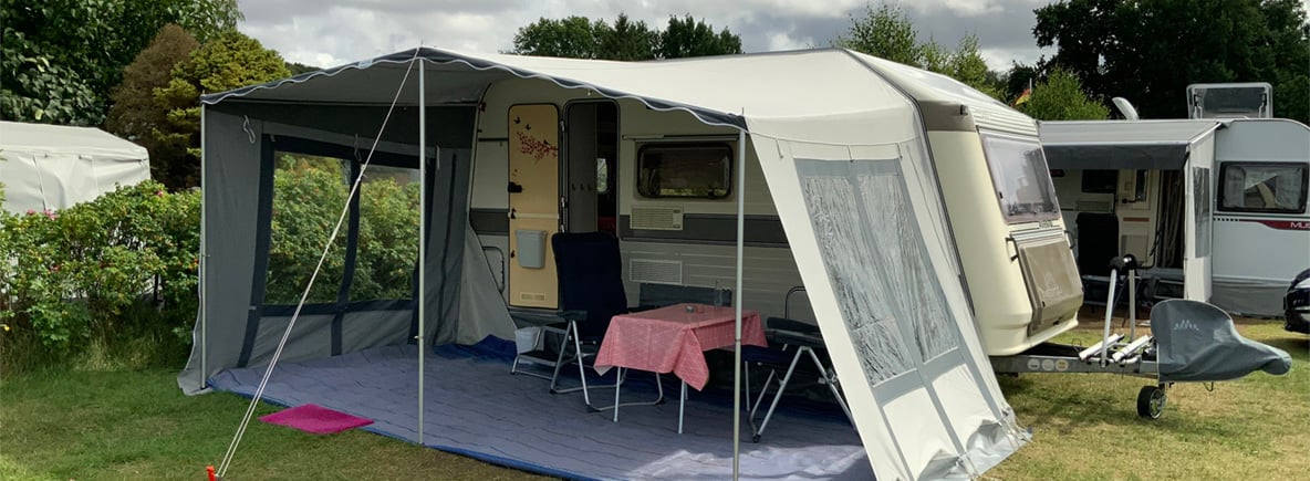 Een kijkje in de caravan van Sabine en Nils