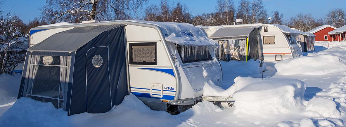 Winterkamperen caravan of camper