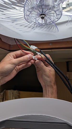 dakluik elektra aansluiten