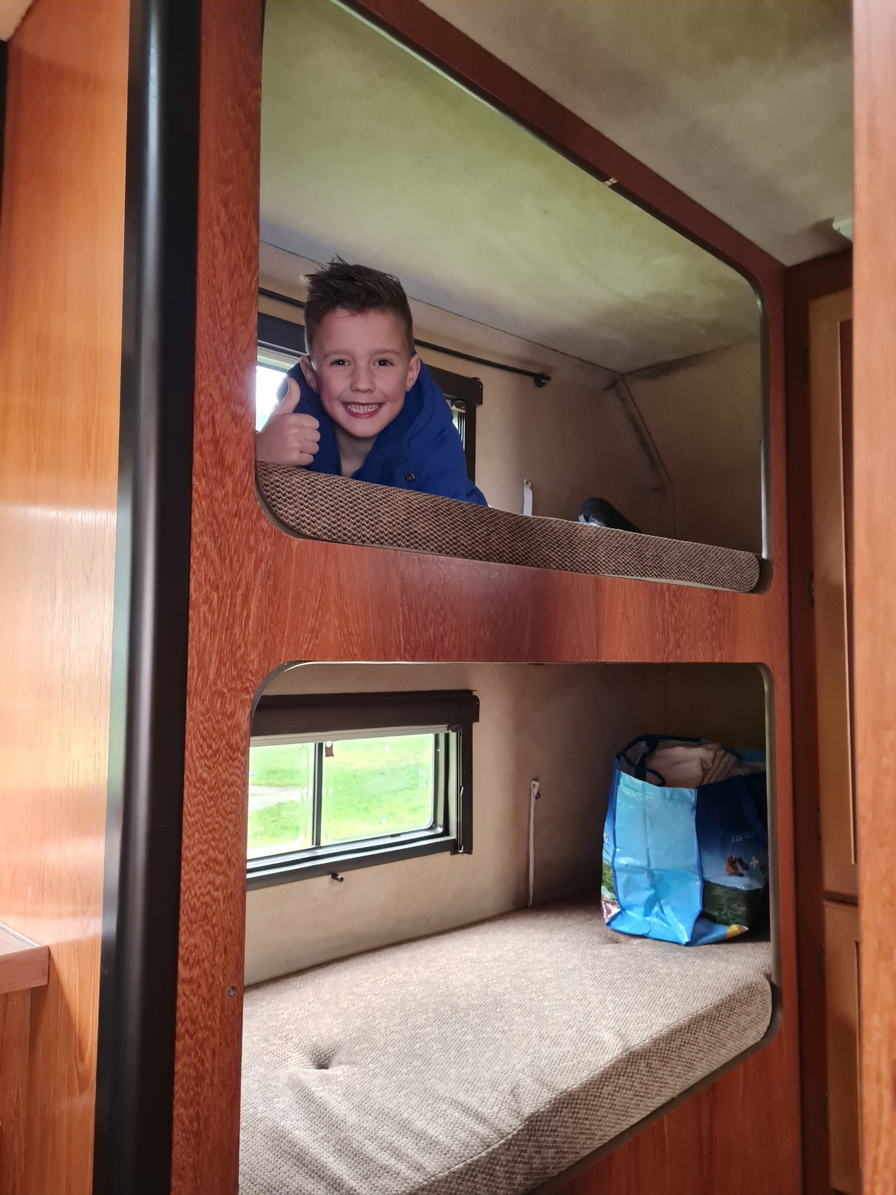 Een kijkje in de camper van Koen en Suus
