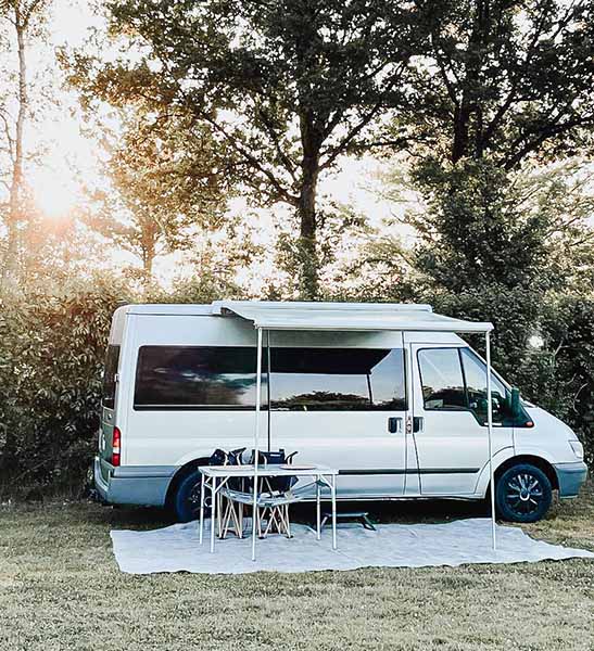 Een kijkje in de camper van Miranda en Richard