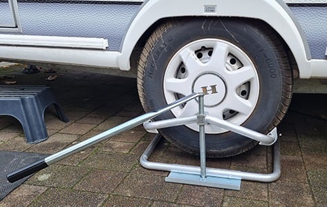 Aluminium leveller caravan